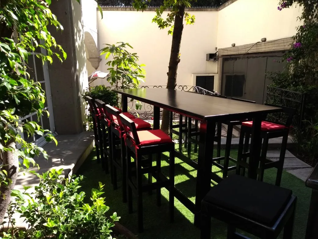 Periqueras y mesas altas para eventos en renta - Perfect Host CDMX